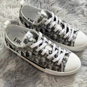 Dior B23 Low Top Sneaker White and Black Oblique Canvas